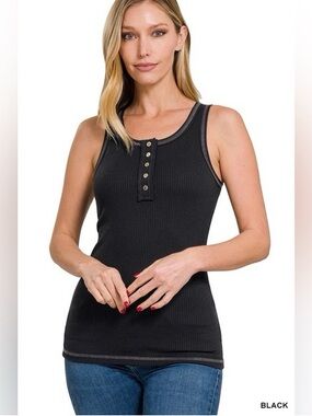 NWOT Zenana Ribbed Button Closure Tank Top Size L